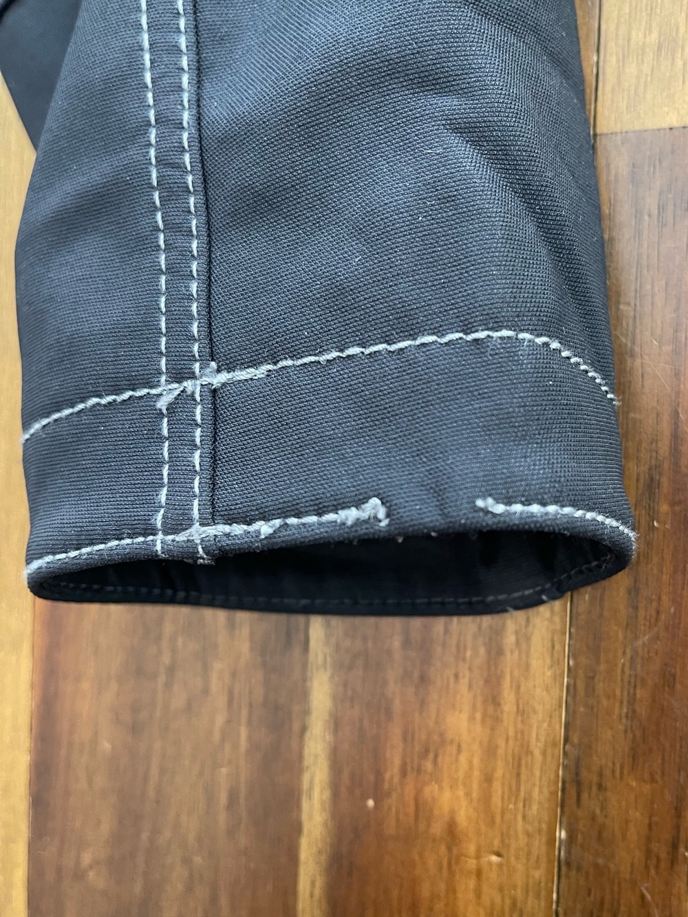 Ariat Rebar Women’s Black Utility Softshell Jacket with White Stitching - Picture 7 of 14